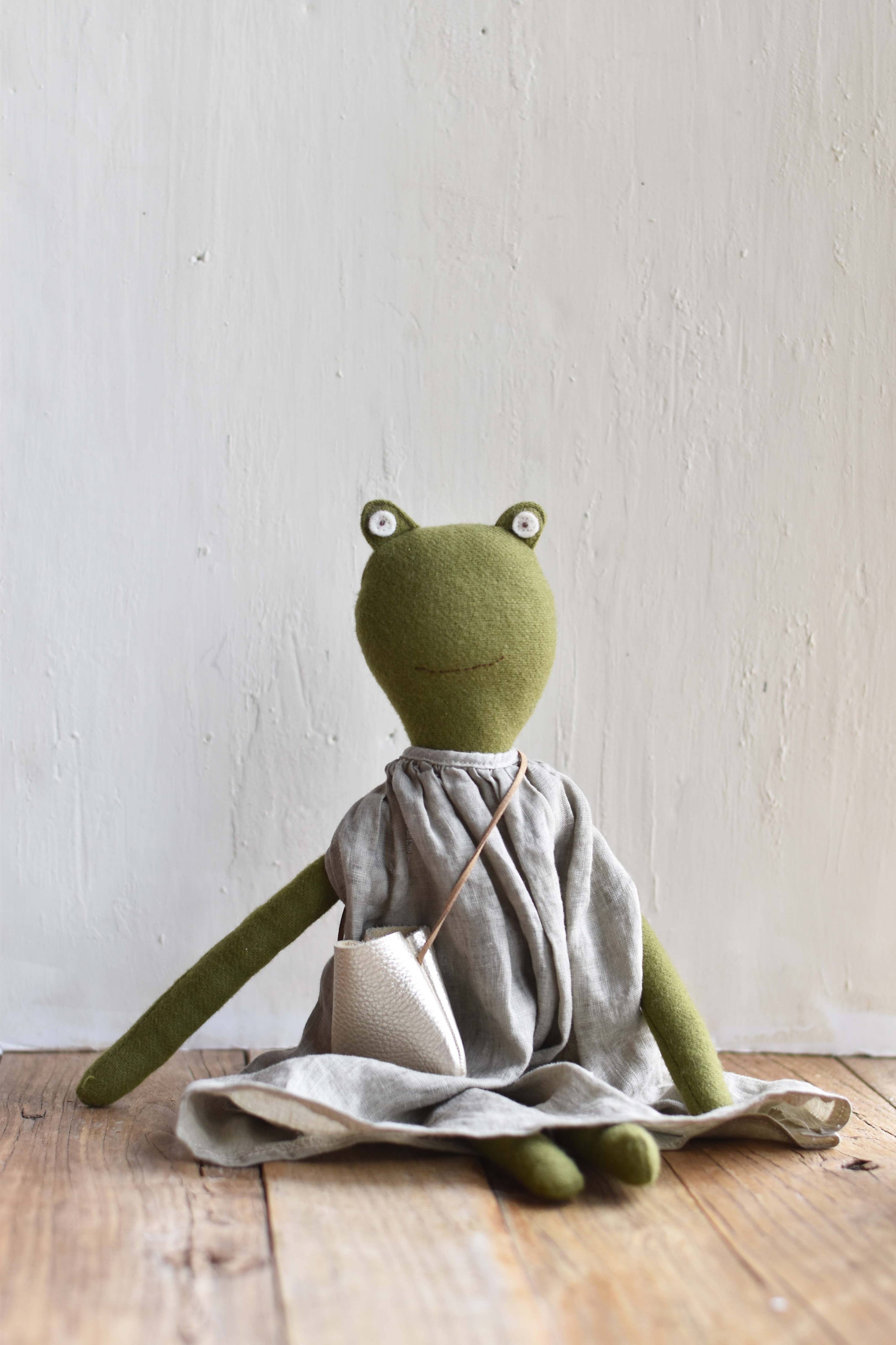 Woolgrass Fern the Frog - Canyon Linen Dress