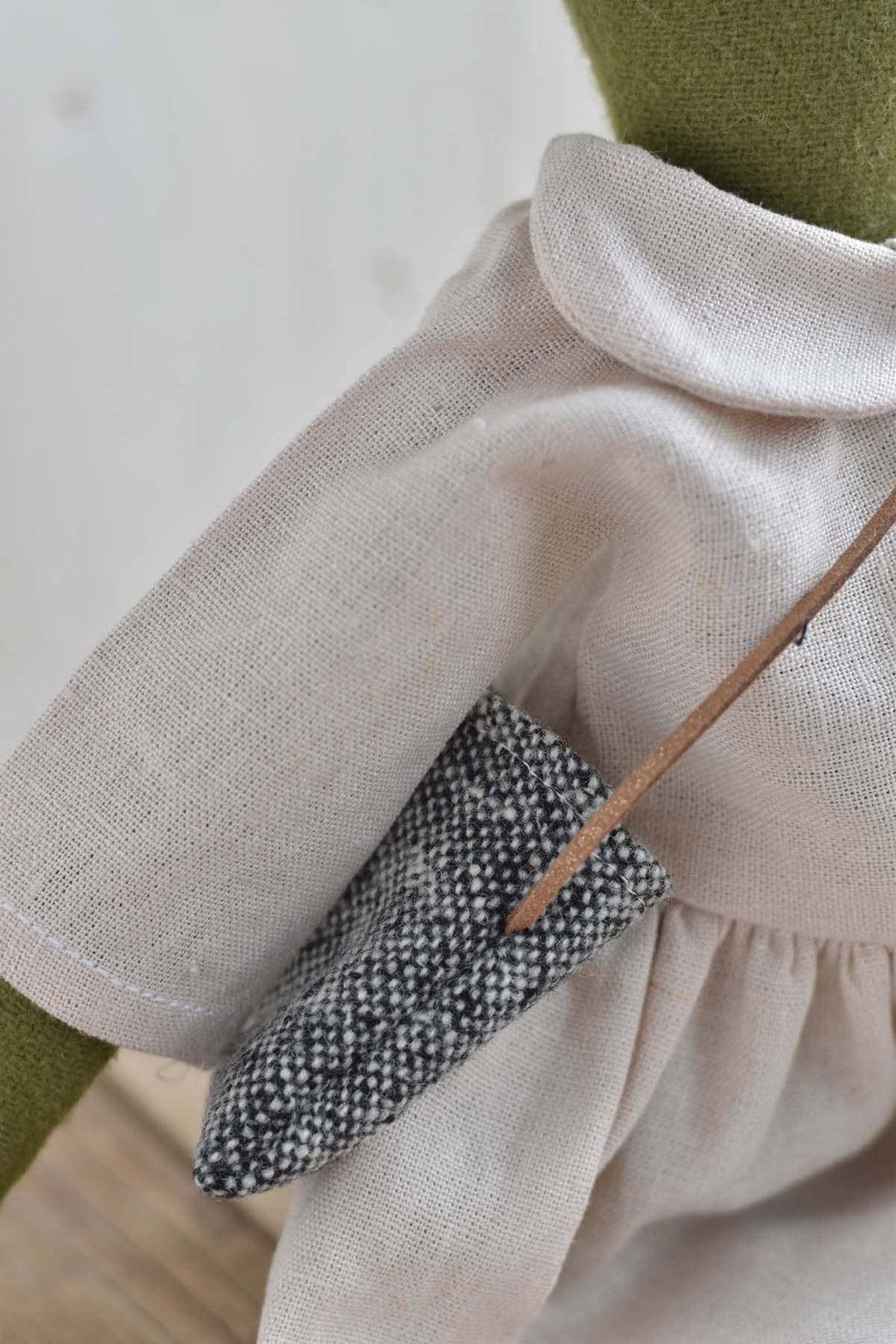 Woolgrass Fern the Frog-Oat Linen Dress