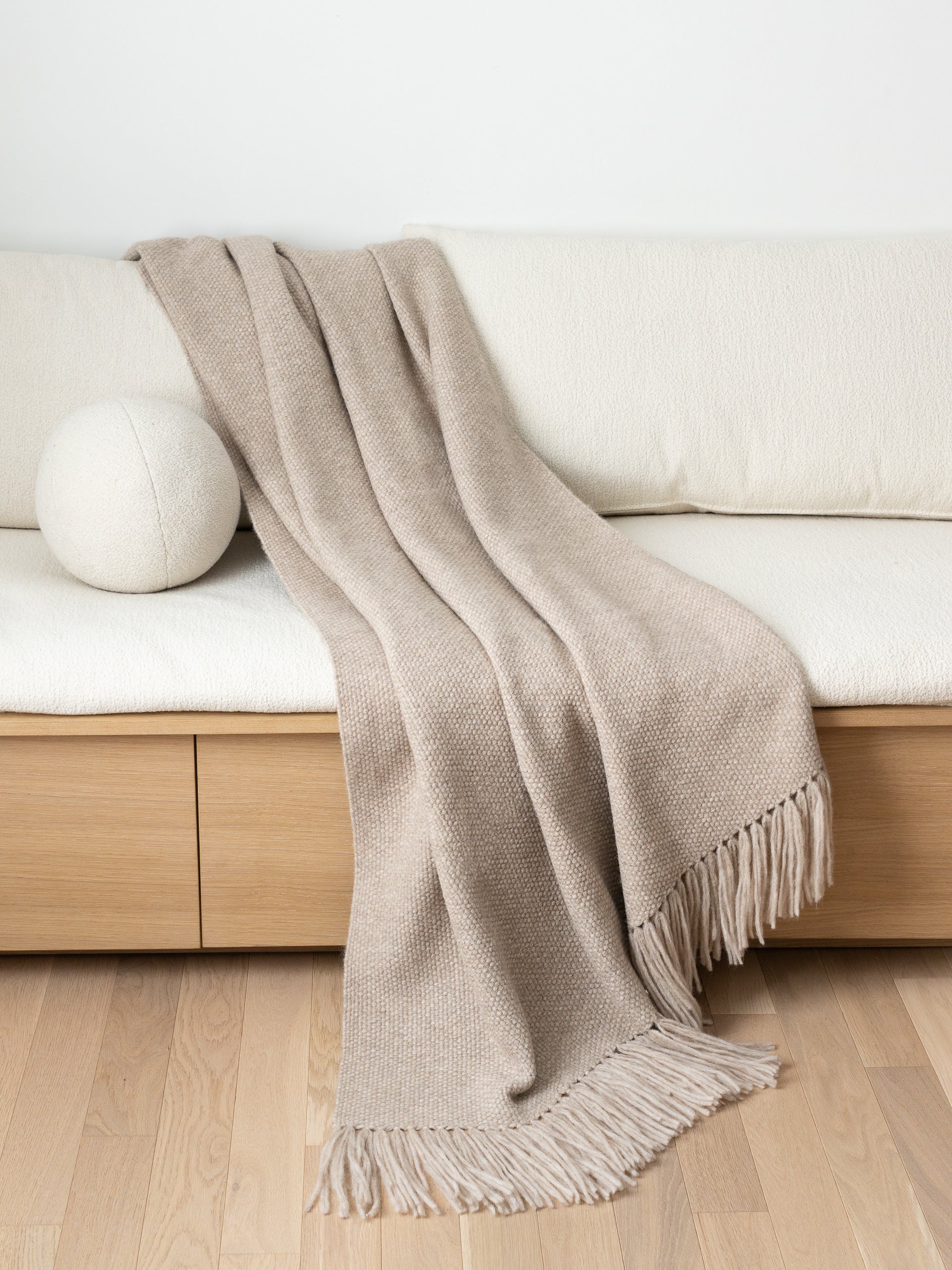 Latierra Basket Throw