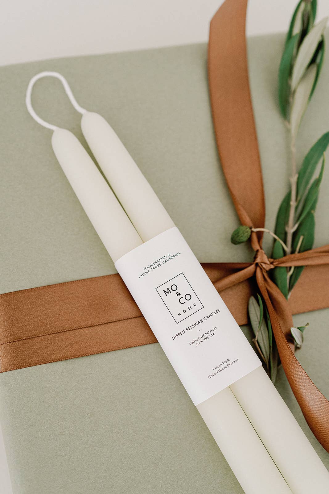 Mo&Co 10" Beeswax Taper Candles in White