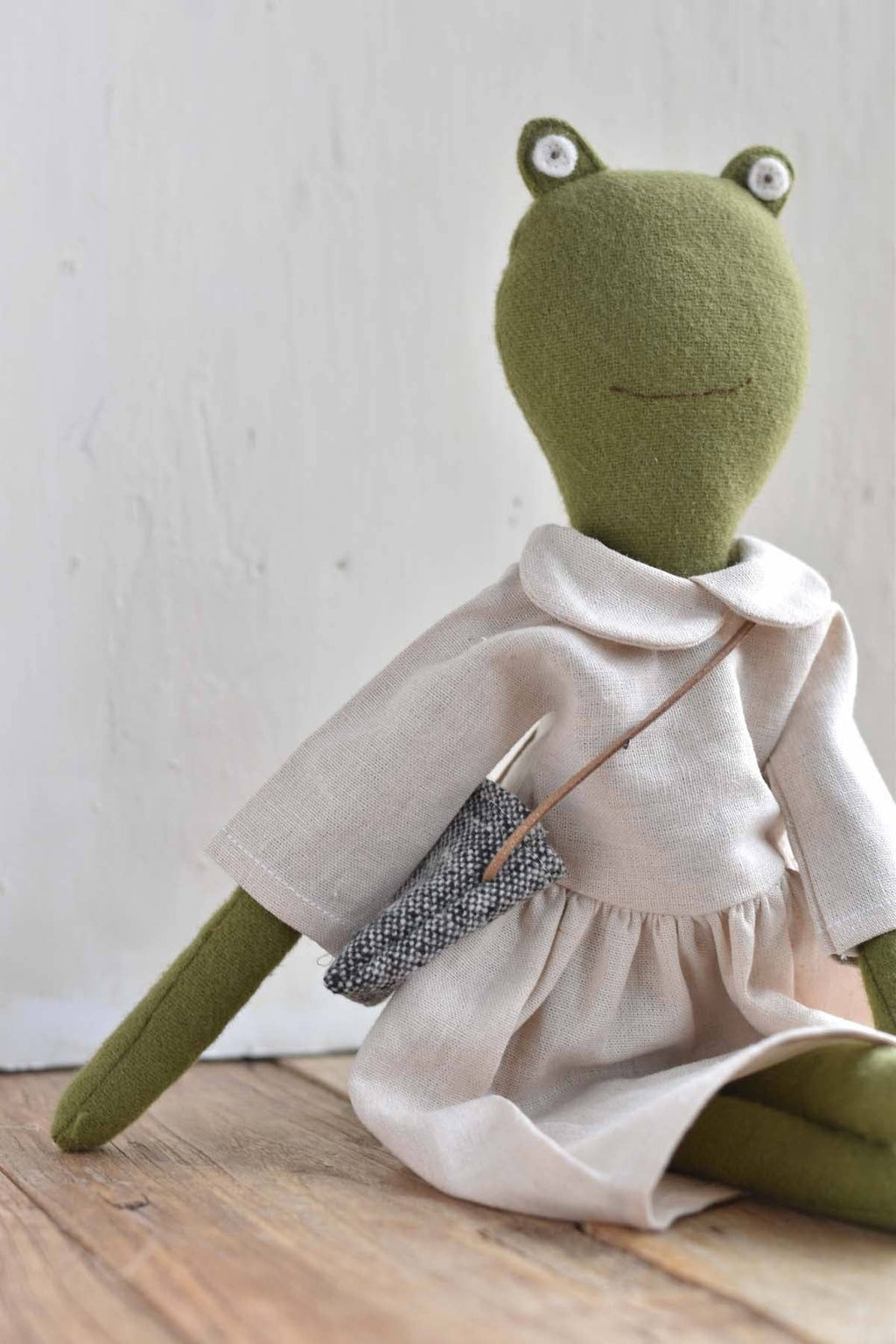 Woolgrass Fern the Frog-Oat Linen Dress